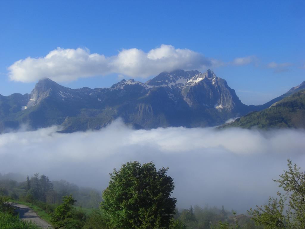Rifugio Alpi Apuane Hotel Careggine ภายนอก รูปภาพ